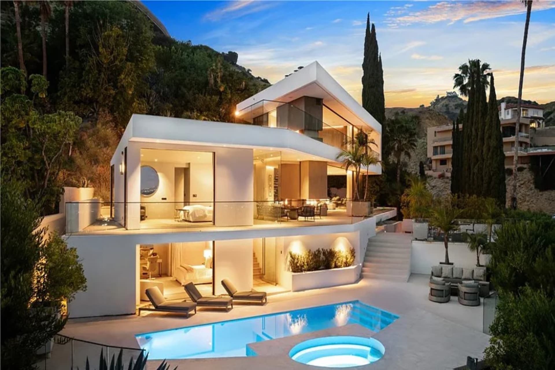 Glass Horizon Modern Architectural Mansion in Los Angeles — ideal luxury estate for film and photo shoots