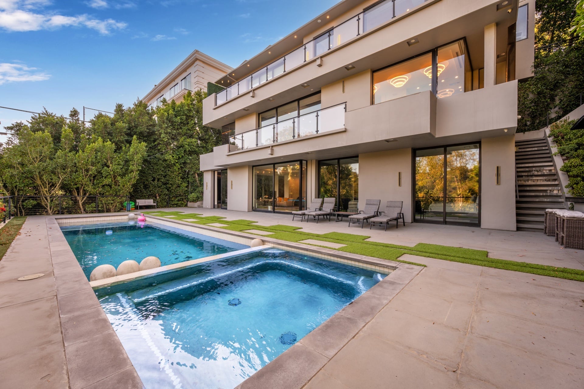 Kimridge Crown Estate luxury rental home in Los Angeles — perfect for private events and celebrations