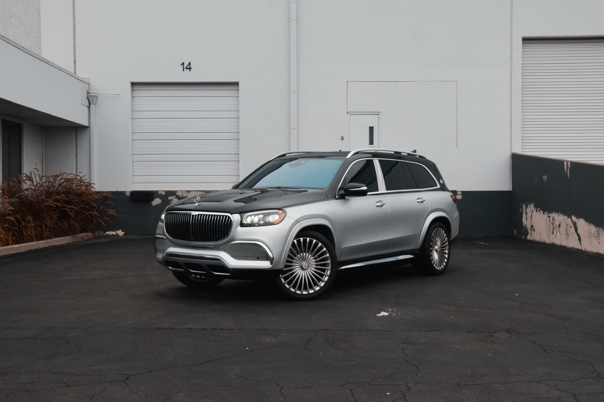 Maybach 2023 2 Tone